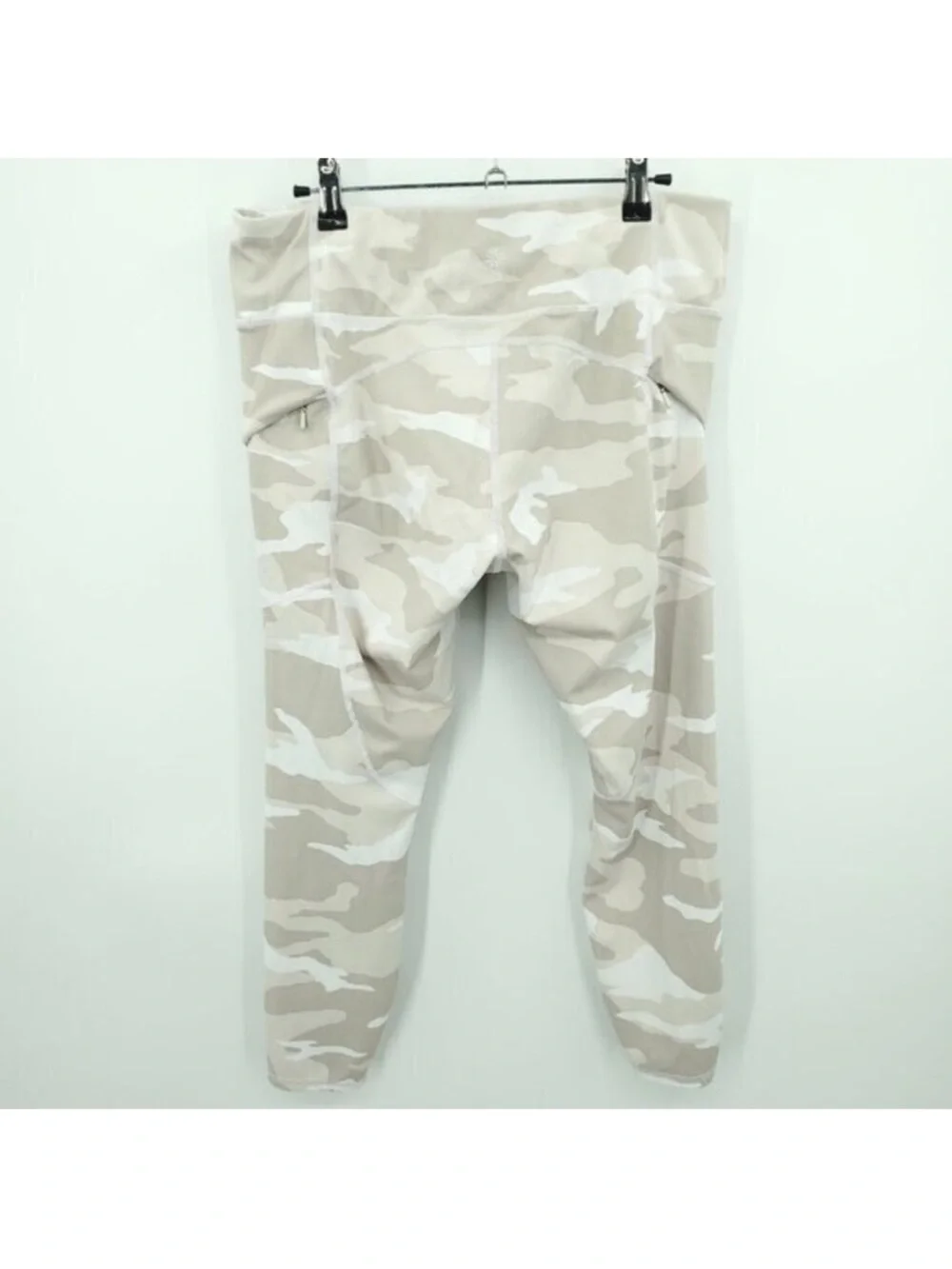 Athleta Camo Contender 7/8 Tight Legging L Powerlift white Camo
